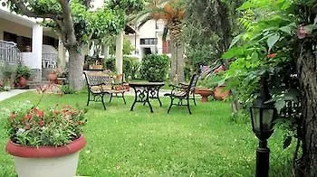 Apartment House Evristhenis 1 *