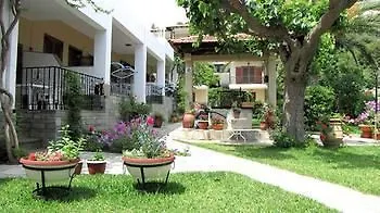 House Evristhenis 1 Apartament