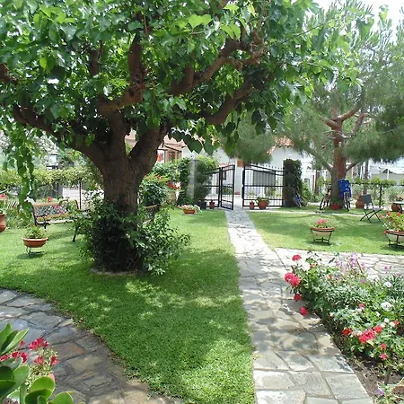 Apartment House Evristhenis 1 *