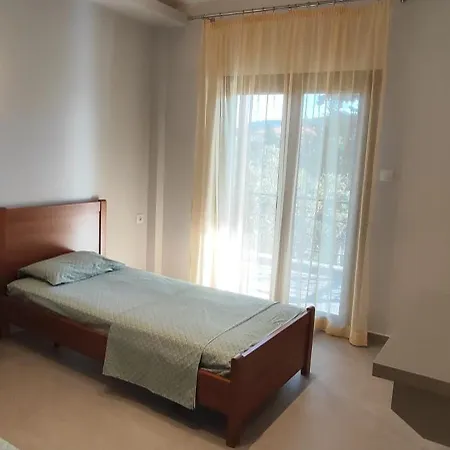 House Evristhenis 1 * Торони